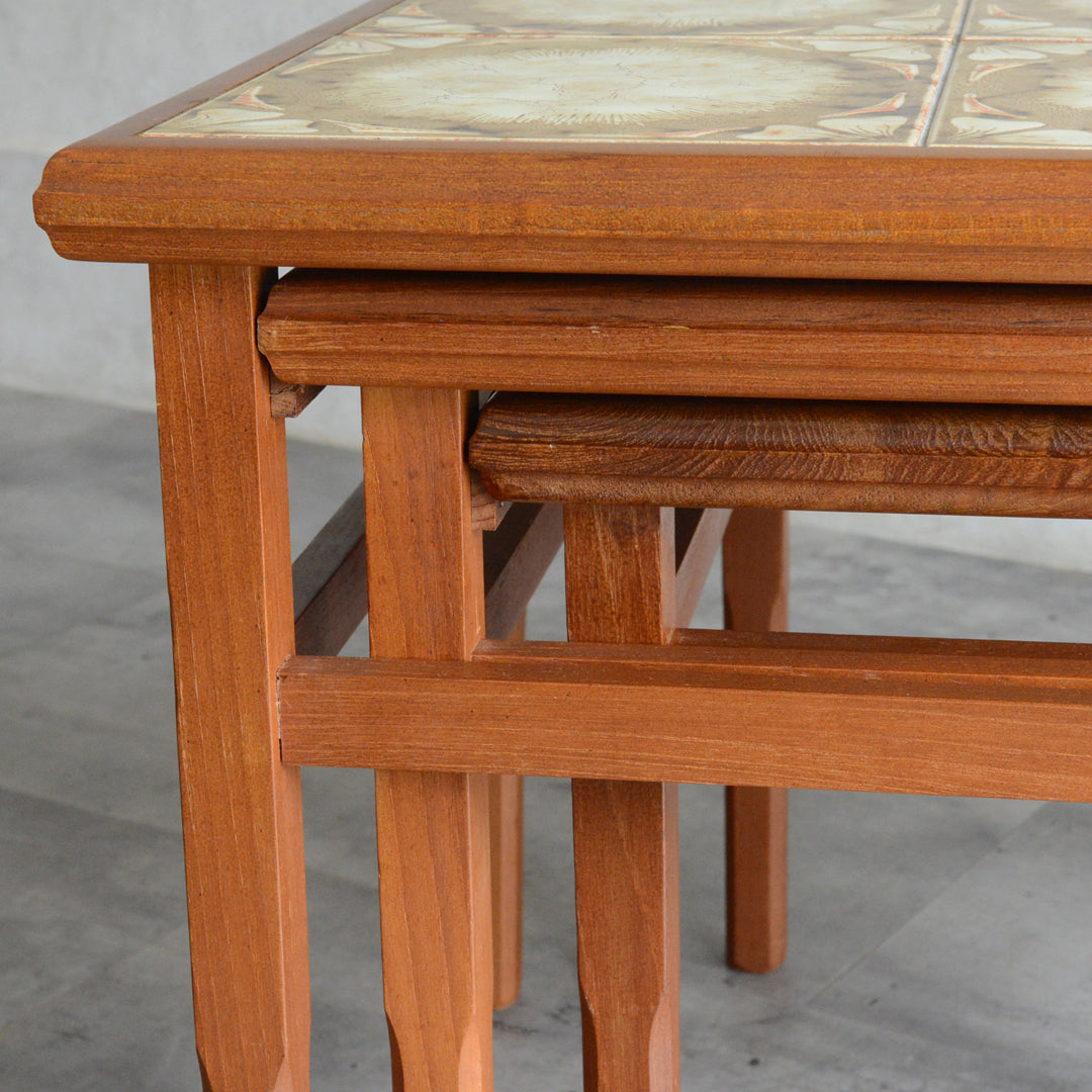 ミッドセンチュリー ヴィンテージ　タイルトップネストテーブル 14