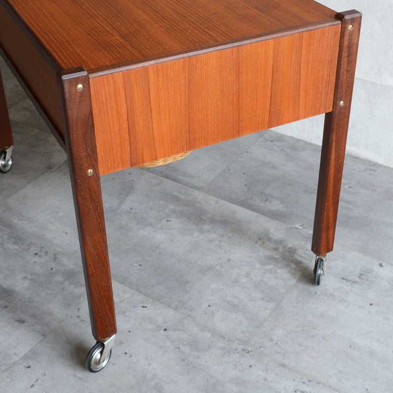 デンマークヴィンテージ　チーク ソーイングテーブル 3-38(オイル仕上）