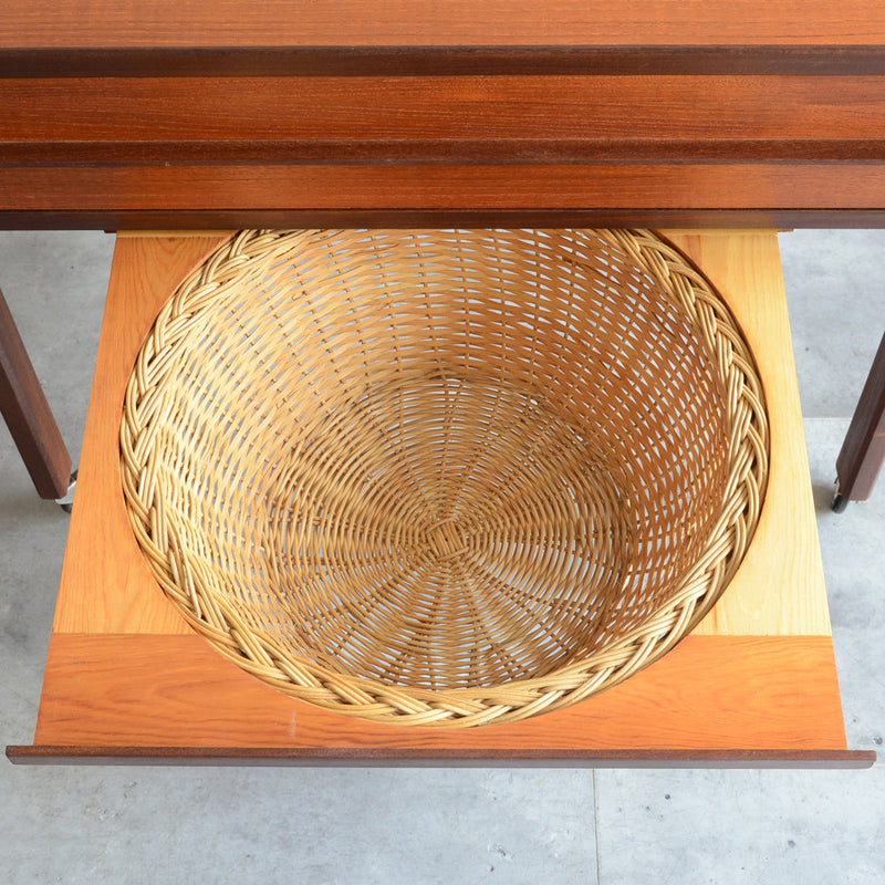 デンマークヴィンテージ　チーク ソーイングテーブル 3-38(オイル仕上）