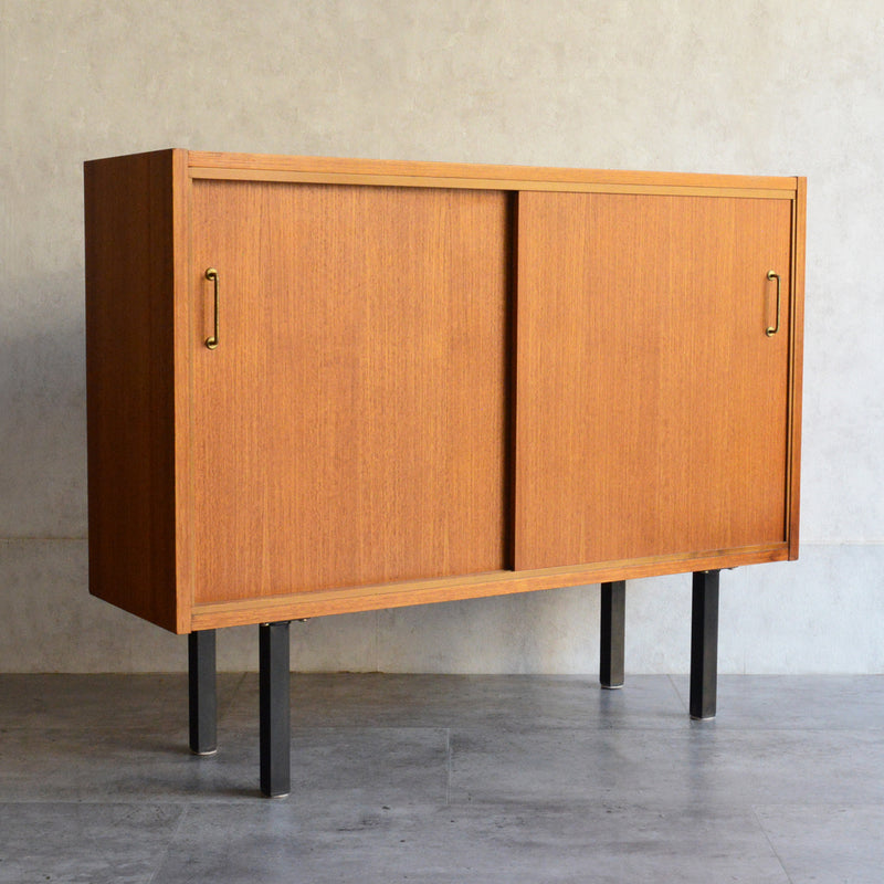 ドイツヴィンテージ　HILKER チークキャビネット(アイアンレッグ）