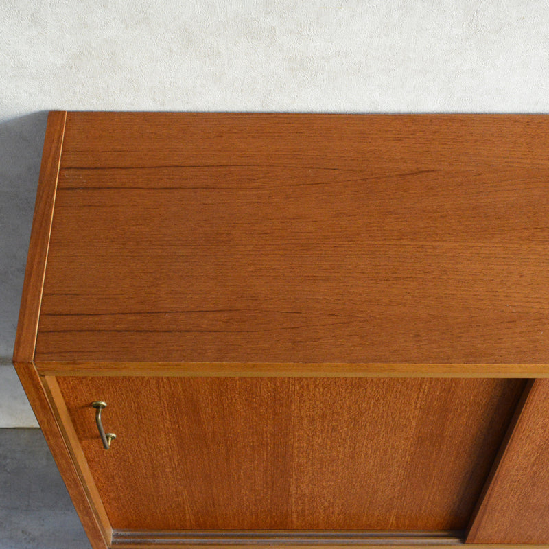 ドイツヴィンテージ　HILKER チークキャビネット(アイアンレッグ）