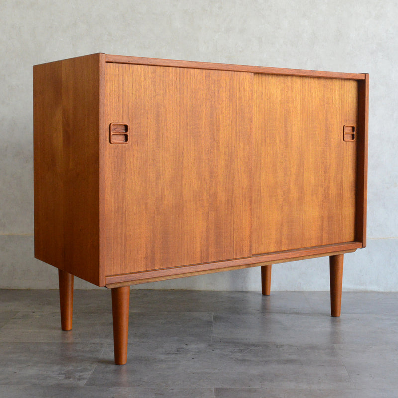 デンマーク ヴィンテージ　チーク キャビネット5-66