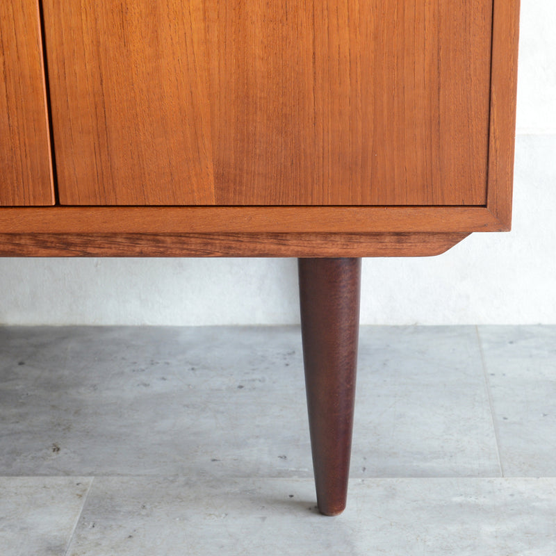 デンマークヴィンテージ チーク キャビネット5-22(オイル仕上）