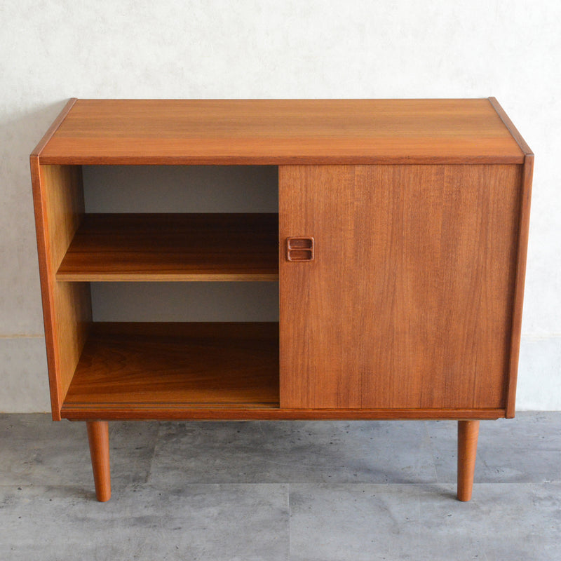 デンマーク ヴィンテージ　チーク キャビネット5-66
