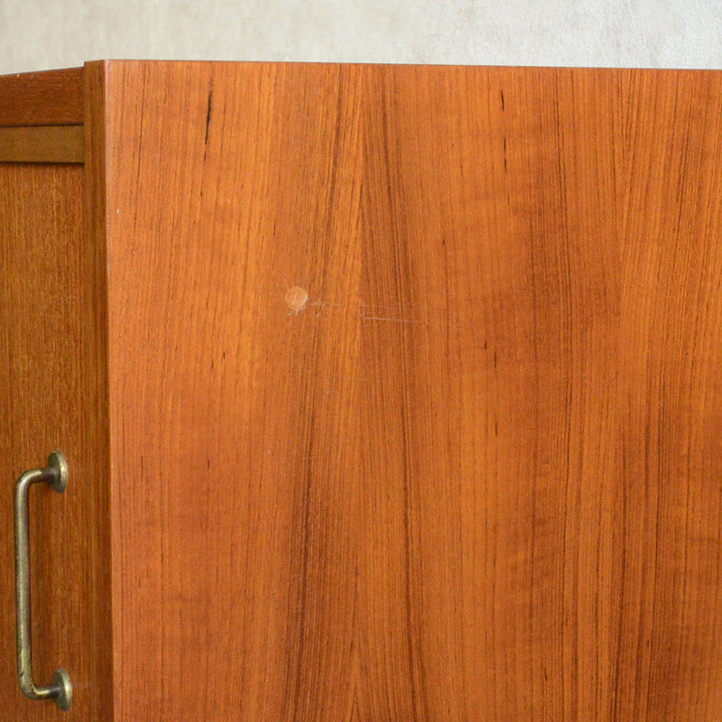 ドイツヴィンテージ　HILKER チークキャビネット(アイアンレッグ）