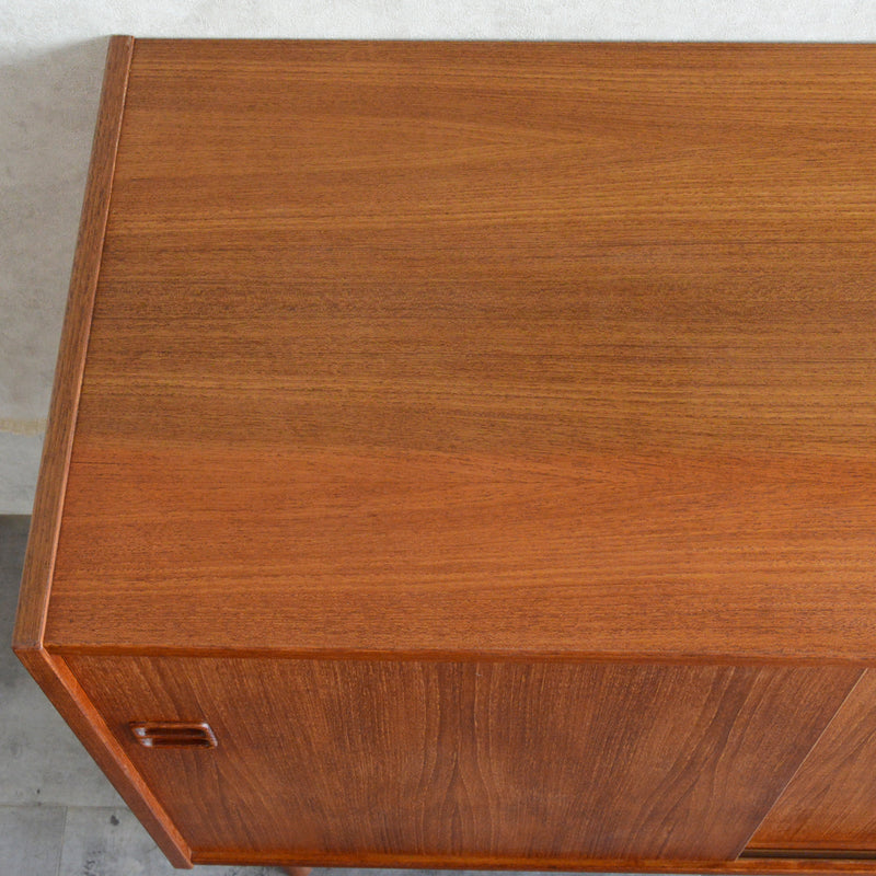 デンマーク ヴィンテージ　チーク キャビネット5-66