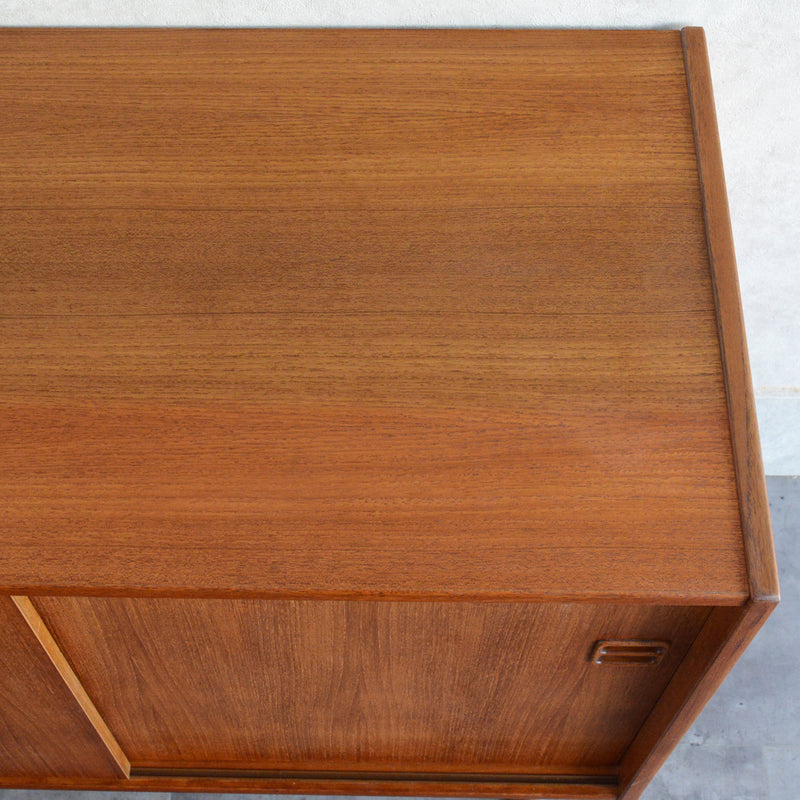 デンマーク ヴィンテージ　チーク キャビネット5-66