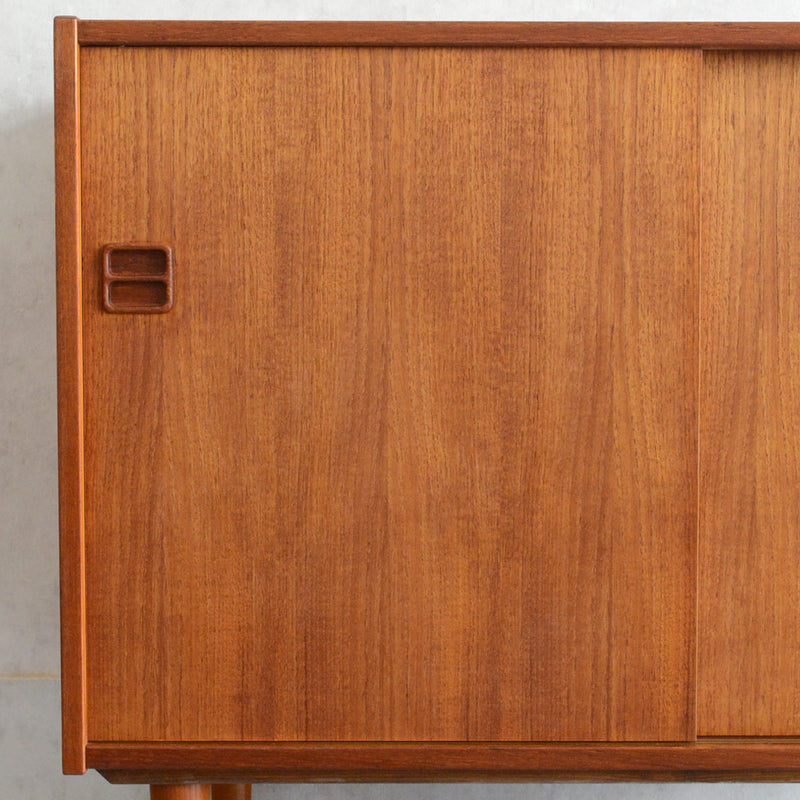 デンマーク ヴィンテージ　チーク キャビネット5-66