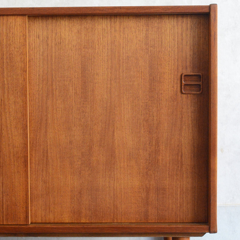 デンマーク ヴィンテージ　チーク キャビネット5-66