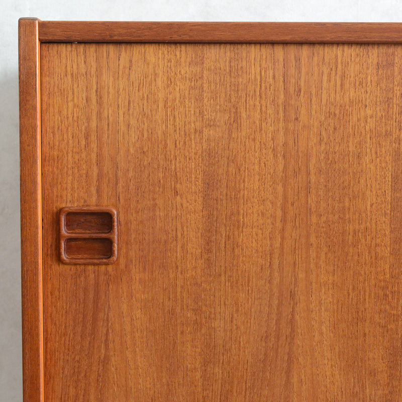 デンマーク ヴィンテージ　チーク キャビネット5-66