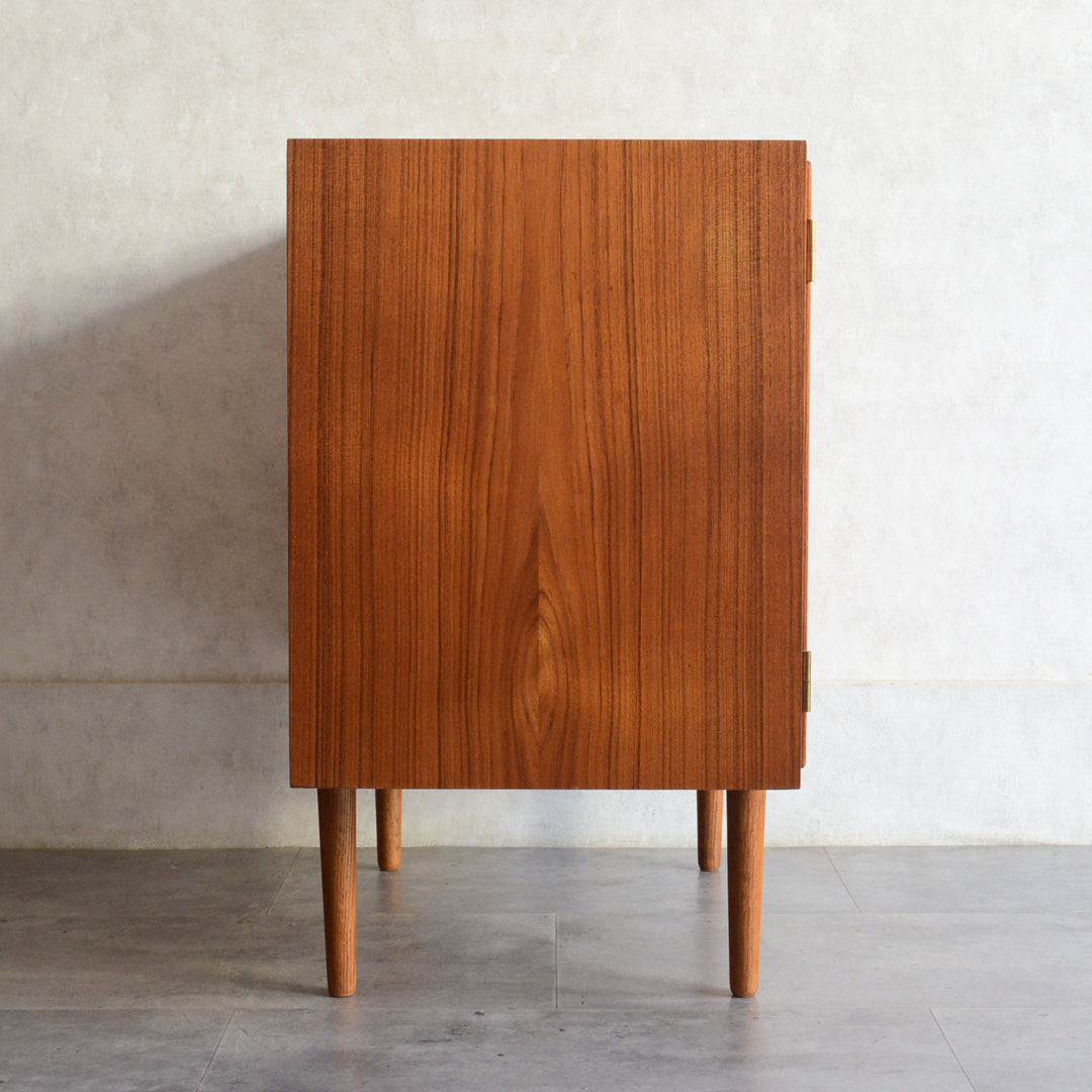 Poul Hundevad デンマークヴィンテージ　 キャビネット(鍵付）5-170