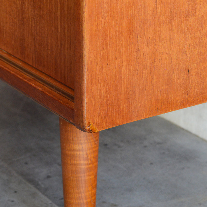 デンマーク ヴィンテージ　チーク キャビネット5-66