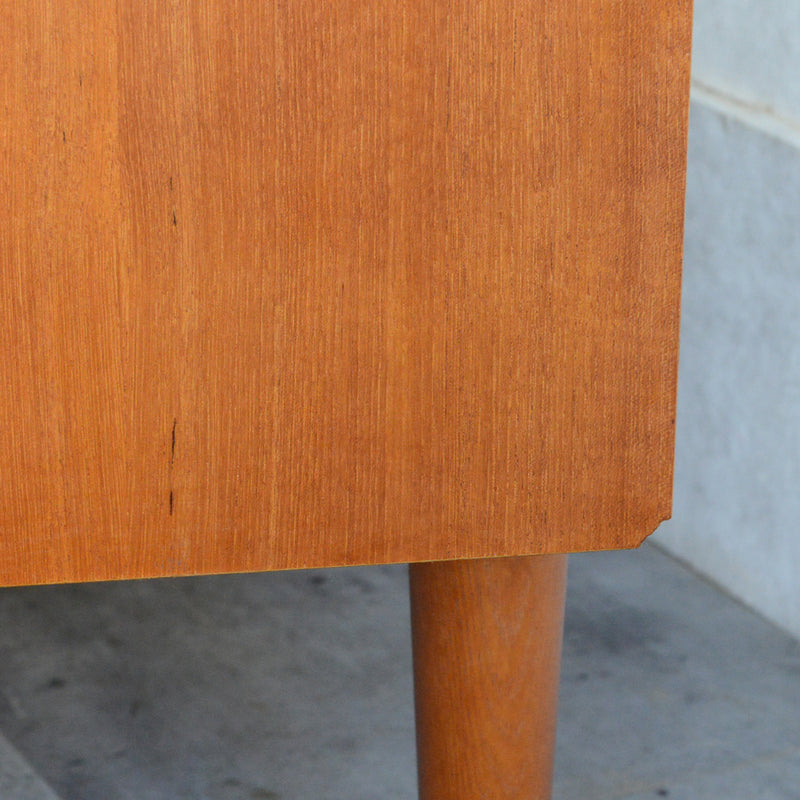 デンマーク ヴィンテージ　チーク キャビネット5-66