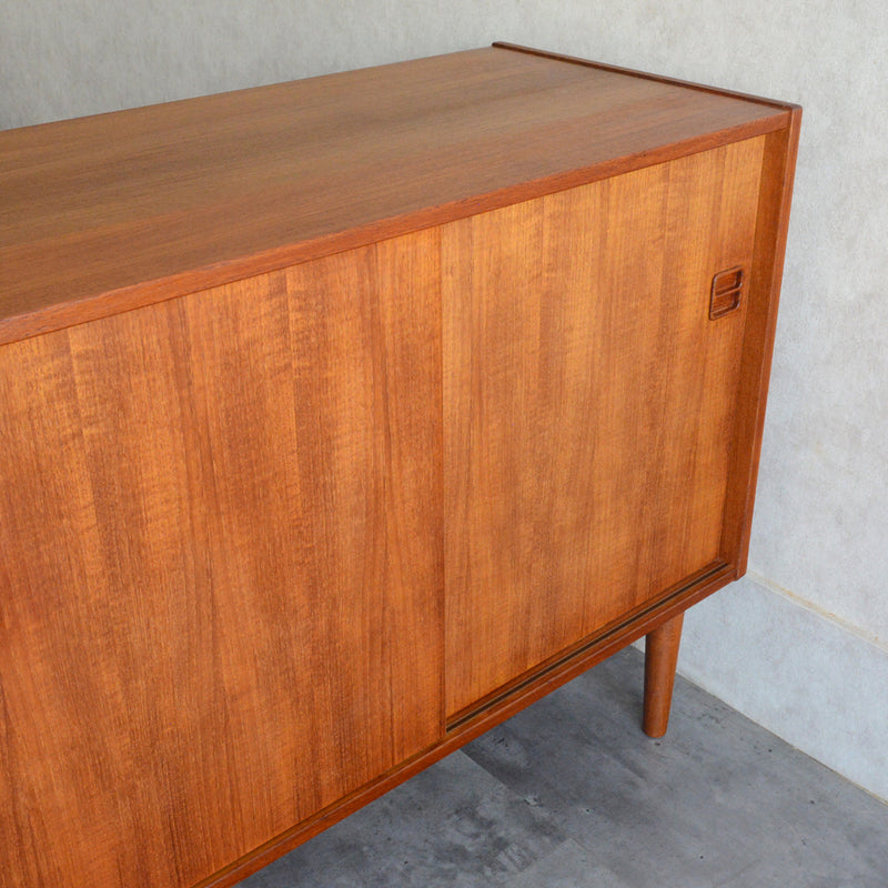 デンマーク ヴィンテージ　チーク キャビネット5-66