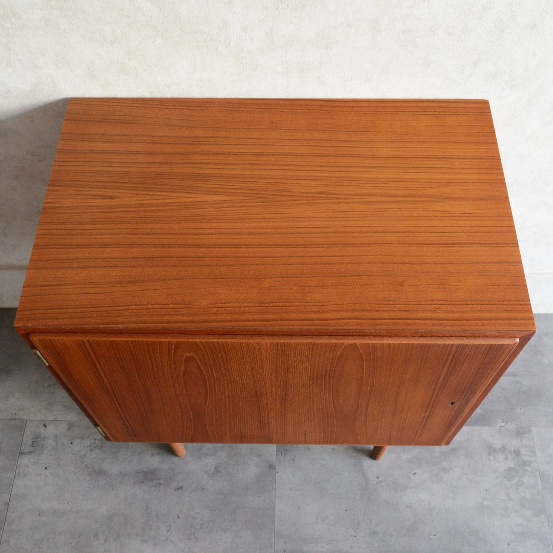 Poul Hundevad デンマークヴィンテージ　 キャビネット(鍵付）5-170