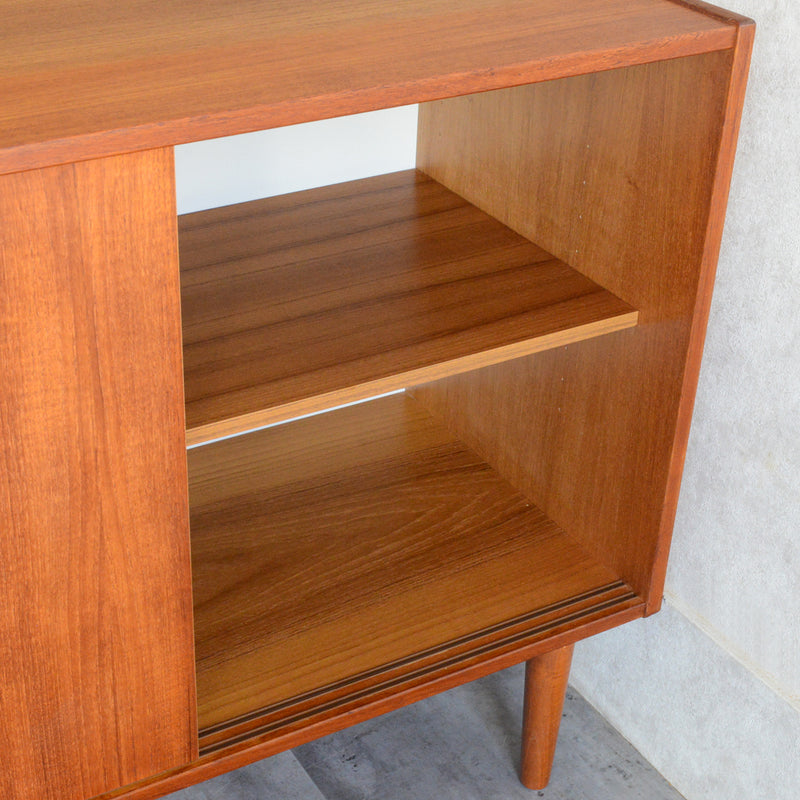 デンマーク ヴィンテージ　チーク キャビネット5-66