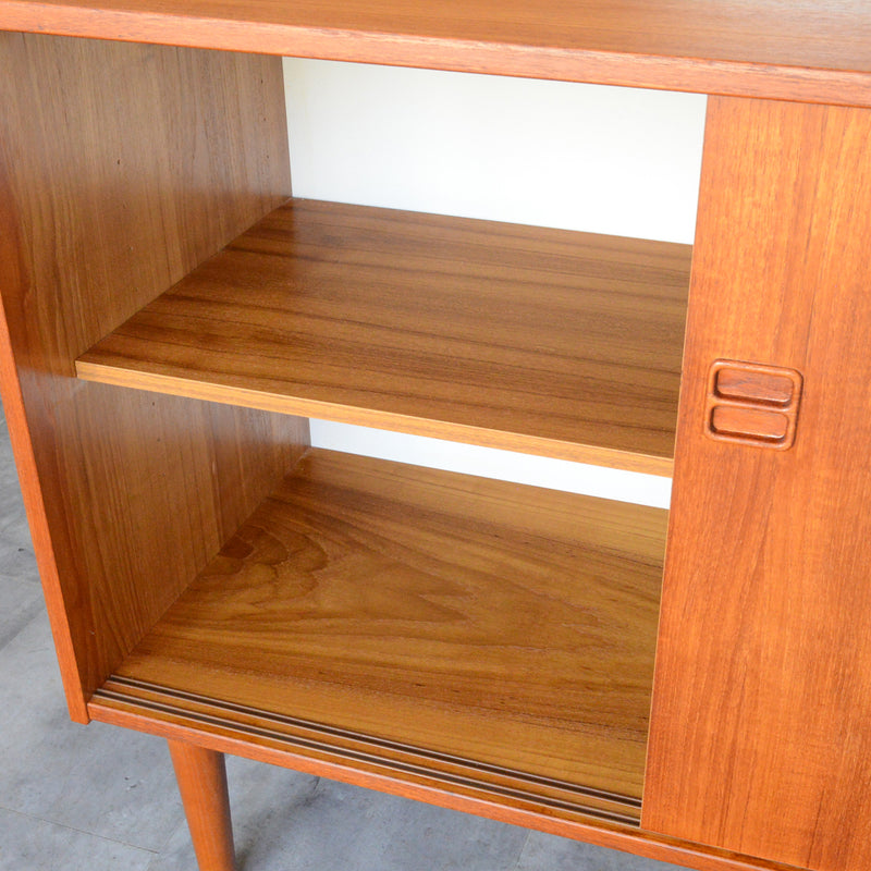 デンマーク ヴィンテージ　チーク キャビネット5-66