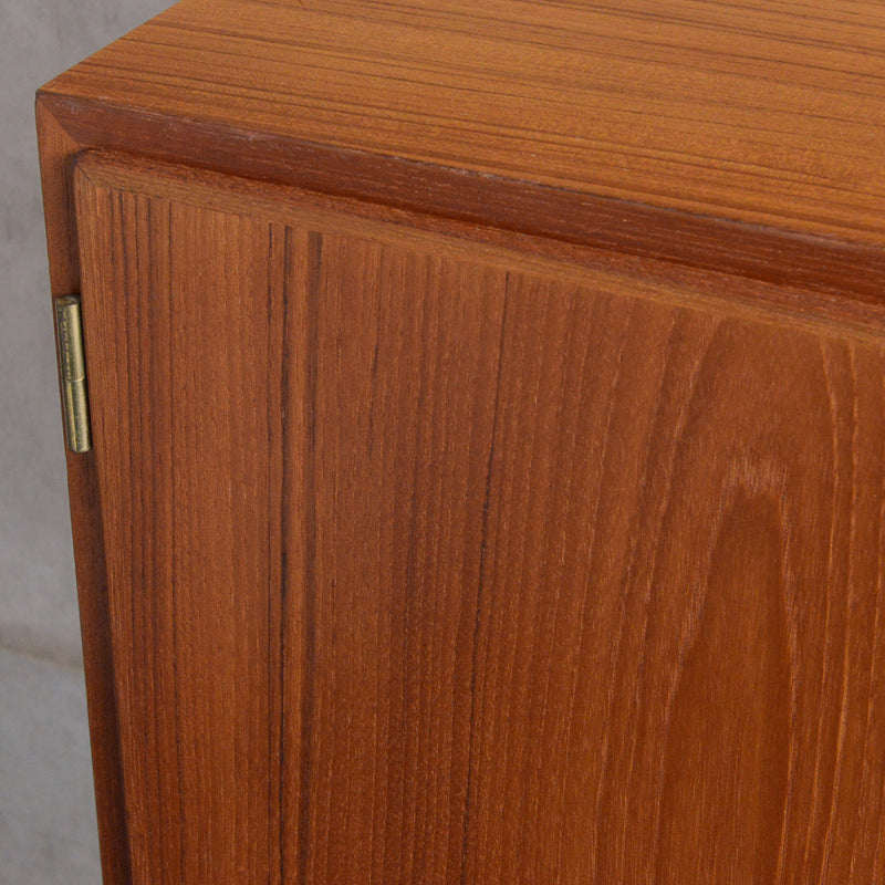 Poul Hundevad デンマークヴィンテージ　 キャビネット(鍵付）5-170