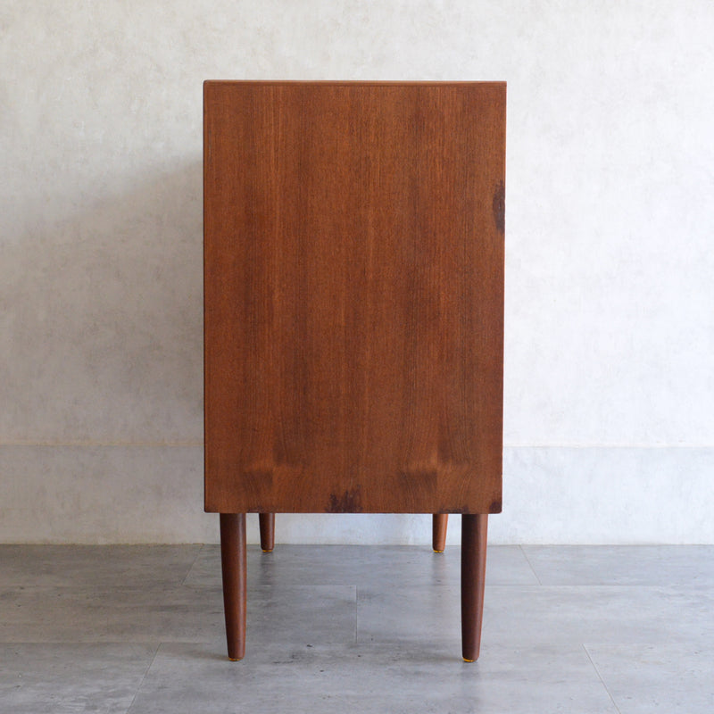 デンマーク ヴィンテージ  チーク ４段チェスト5-146