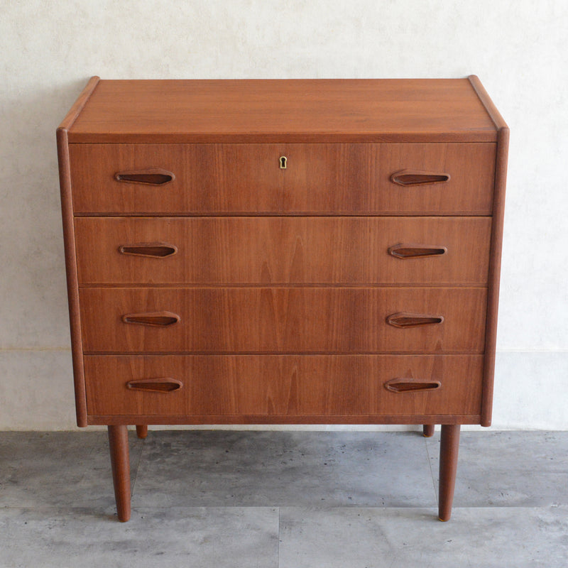 デンマーク ヴィンテージ  チーク ４段チェスト5-146