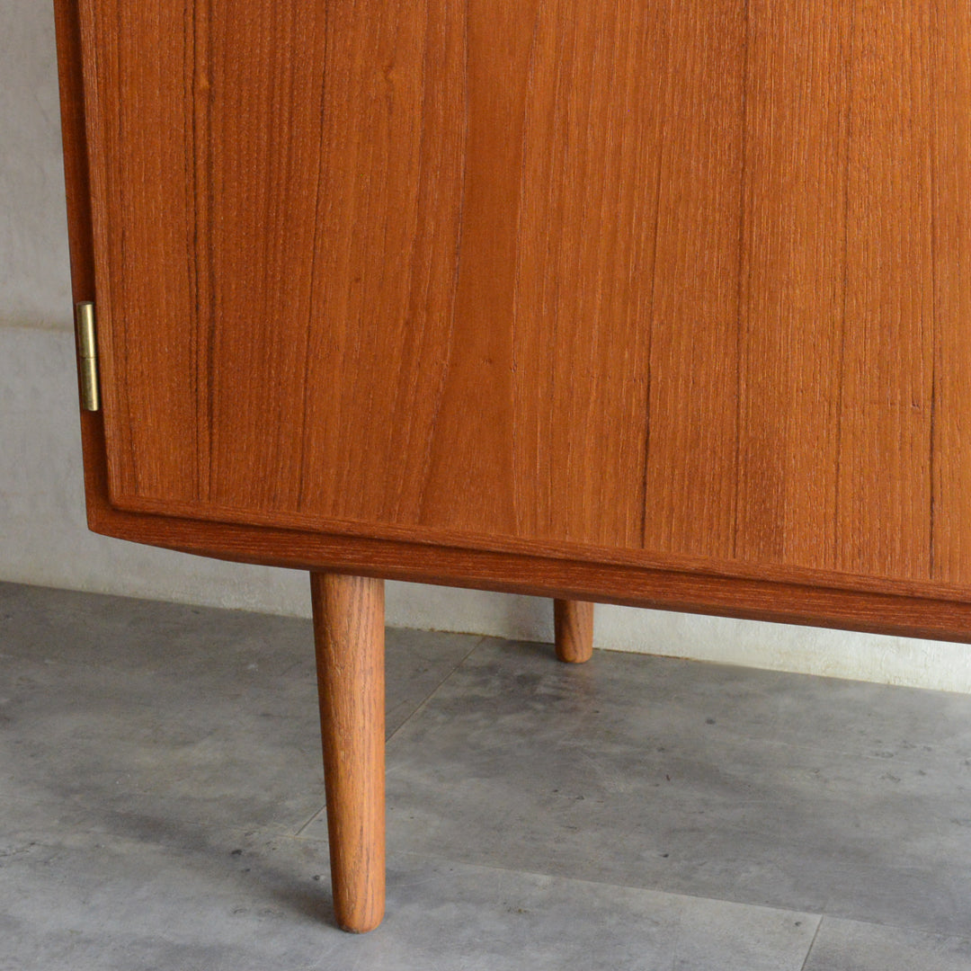 Poul Hundevad デンマークヴィンテージ　 キャビネット(鍵付）5-170