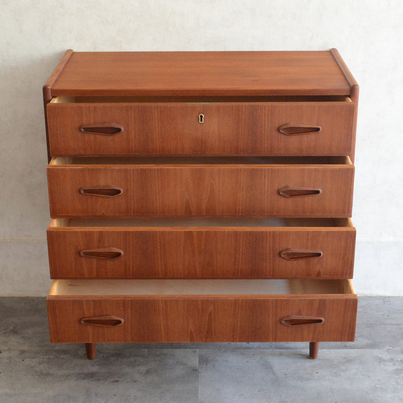 デンマーク ヴィンテージ  チーク ４段チェスト5-146