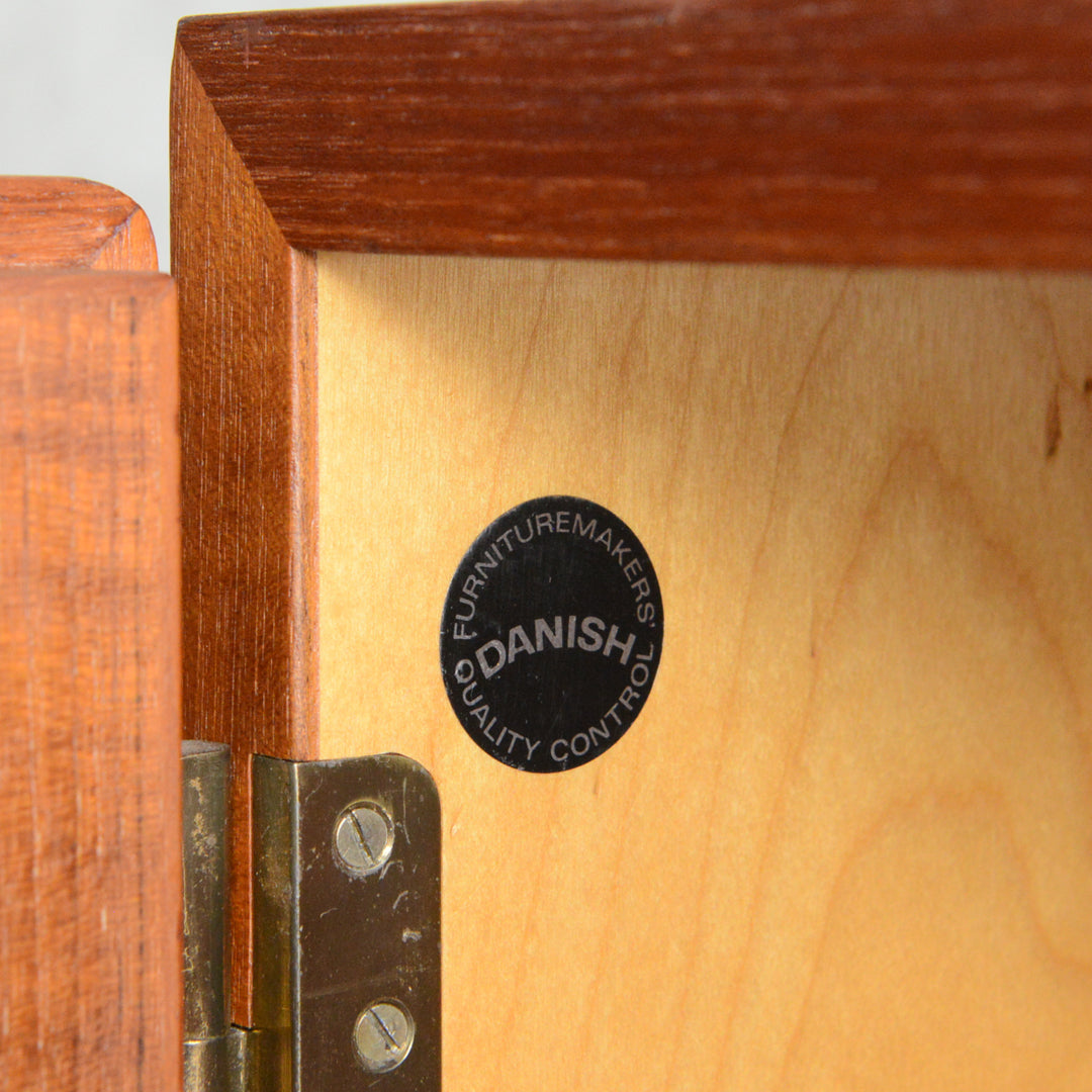 Poul Hundevad デンマークヴィンテージ　 キャビネット(鍵付）5-170