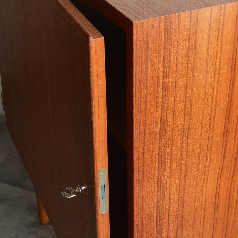 Poul Hundevad デンマークヴィンテージ　 キャビネット(鍵付）5-170