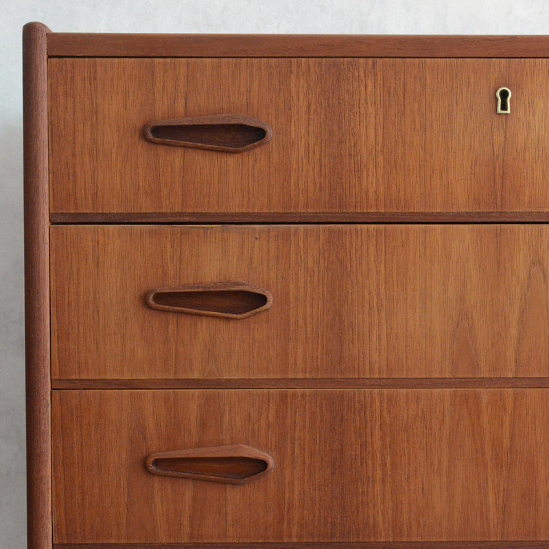 デンマーク ヴィンテージ  チーク ４段チェスト5-146