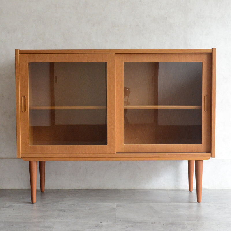 デンマークヴィンテージ Poul Hundbab オーク ガラスキャビネット 8-56