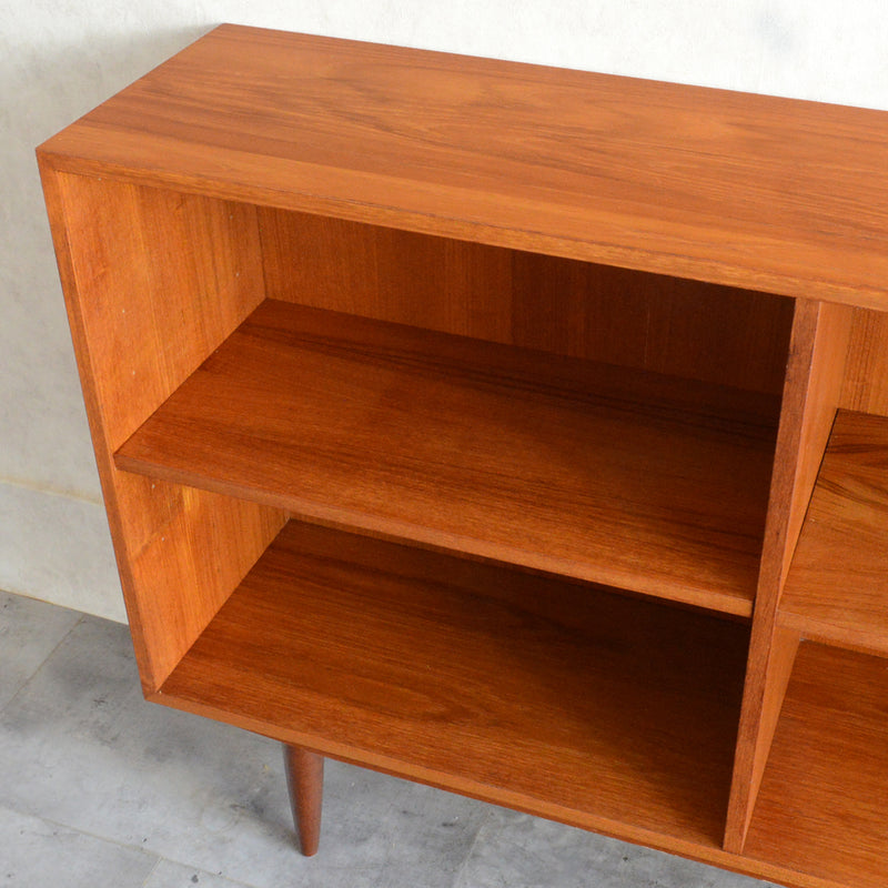 デンマーク ヴィンテージ　チーク2段 ブックシェルフ5-71