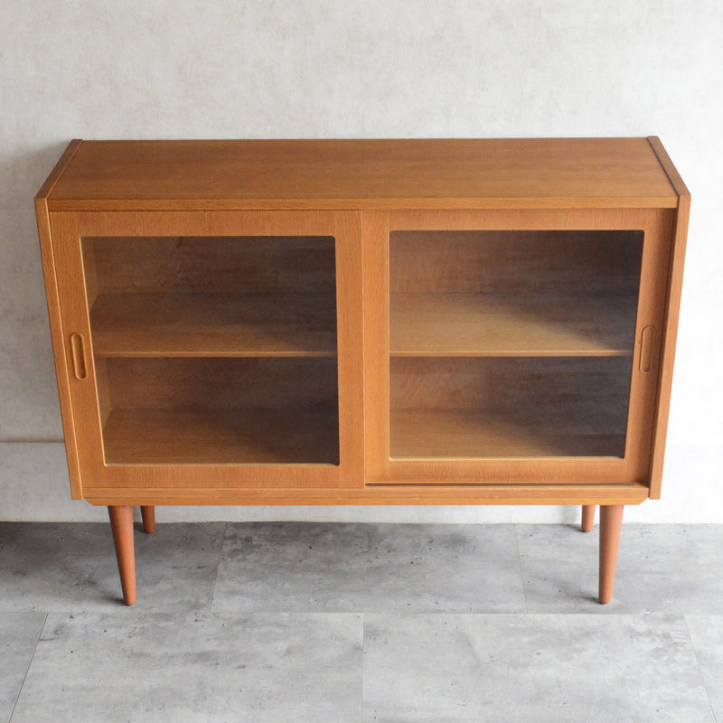 デンマークヴィンテージ Poul Hundbab オーク ガラスキャビネット 8-56