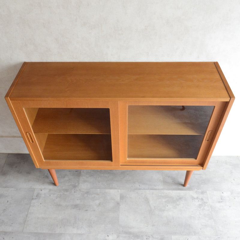 デンマークヴィンテージ Poul Hundbab オーク ガラスキャビネット 8-56