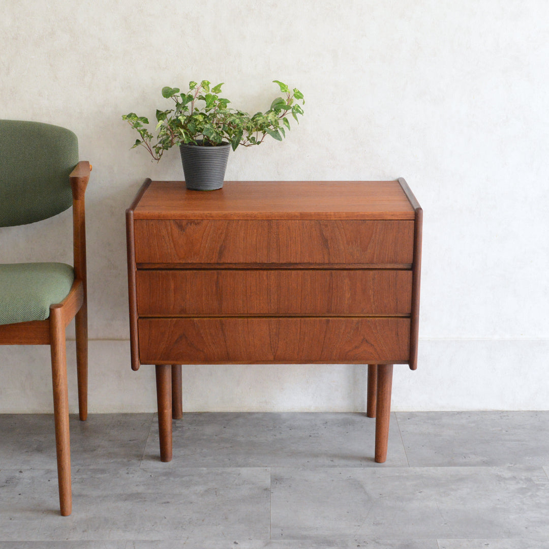 デンマークヴィンテージ  チーク３段チェスト 3-76