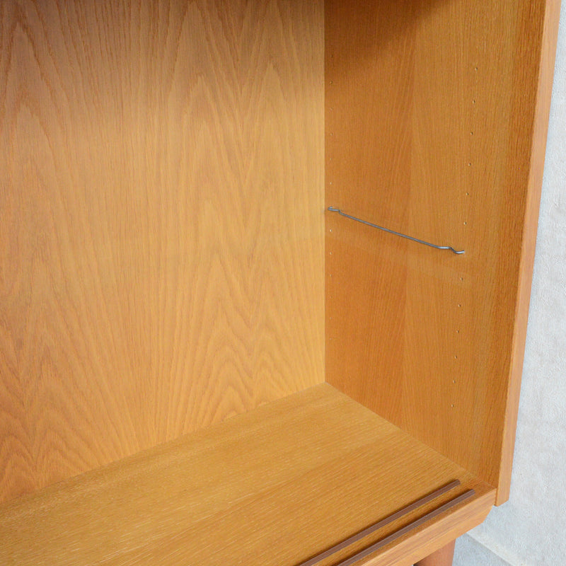 デンマークヴィンテージ Poul Hundbab オーク ガラスキャビネット 8-56