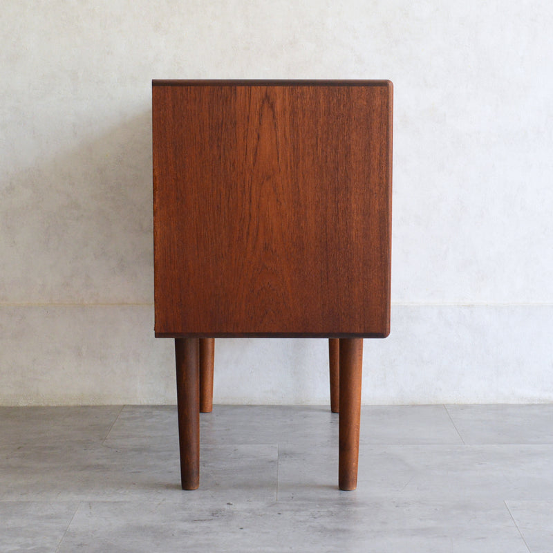 デンマークヴィンテージ  チーク３段チェスト 3-76