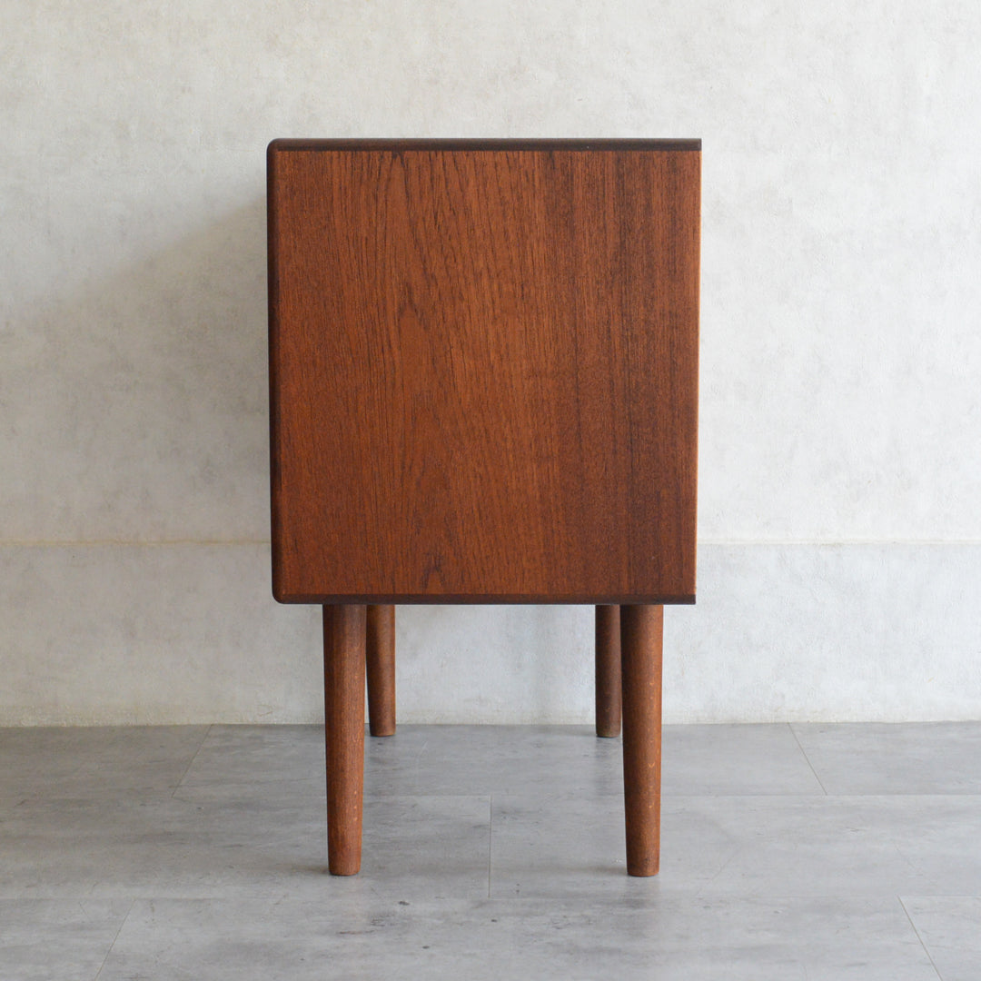 デンマークヴィンテージ  チーク３段チェスト 3-76