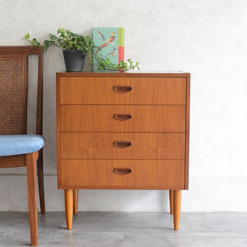 デンマークヴィンテージ  チーク４段チェスト 8-48