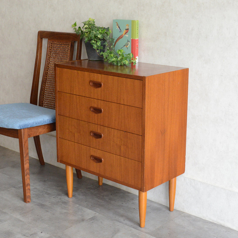 デンマークヴィンテージ  チーク４段チェスト 8-48