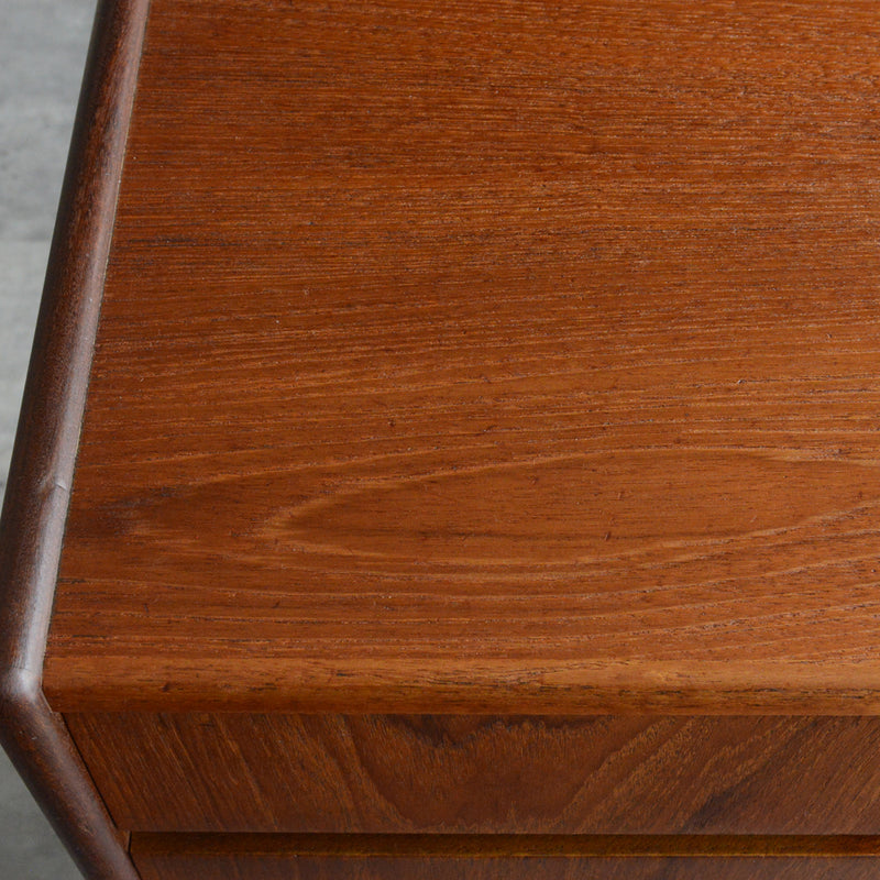 デンマークヴィンテージ  チーク３段チェスト 3-76