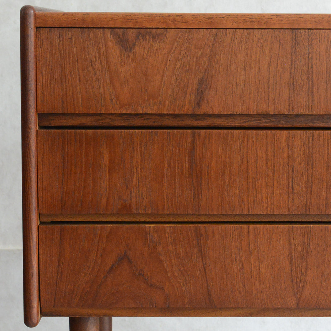 デンマークヴィンテージ  チーク３段チェスト 3-76
