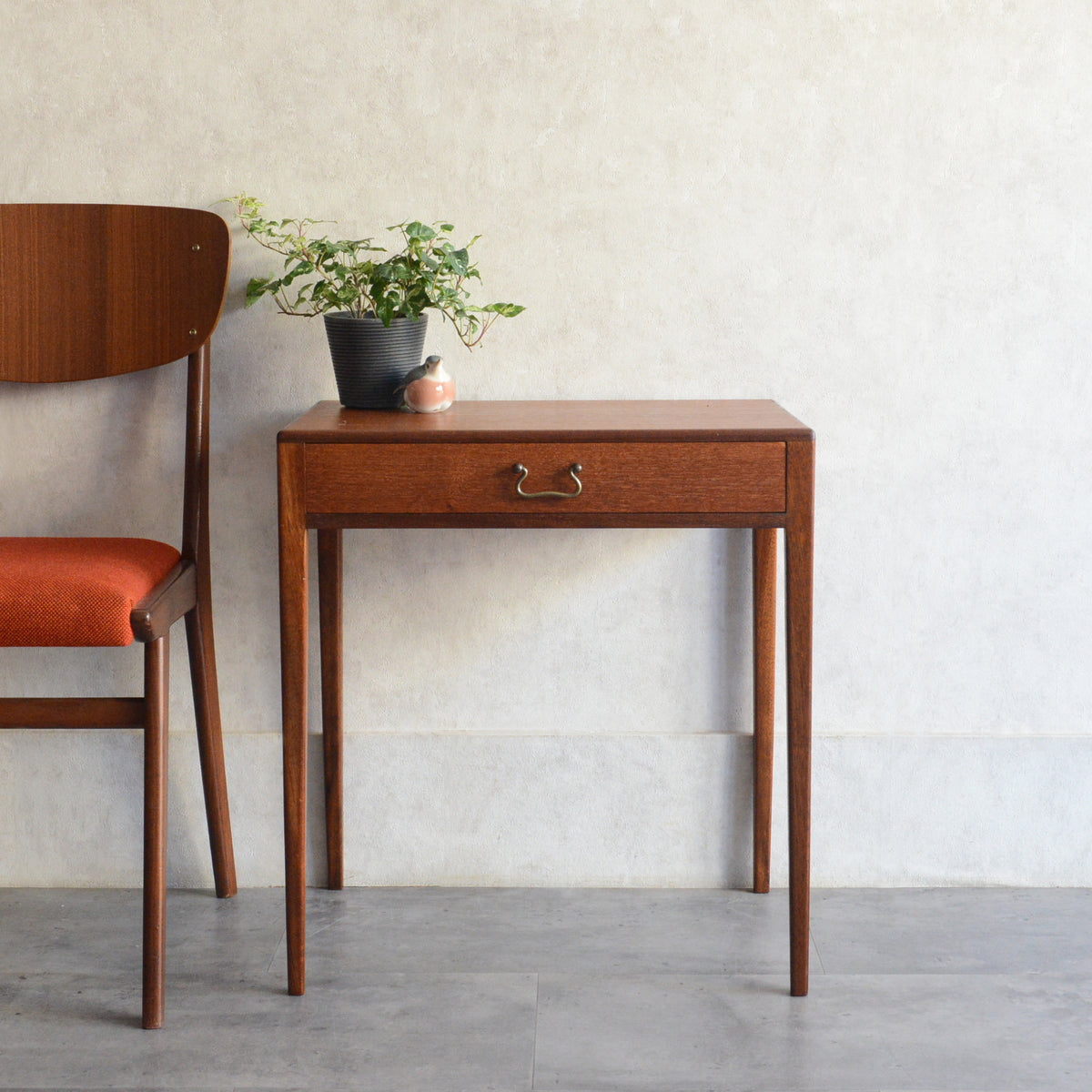 デンマーク ヴィンテージ チーク サイドテーブル 5-173 (抽斗付）
