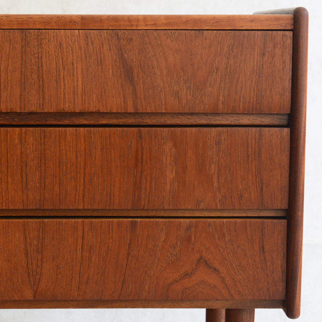 デンマークヴィンテージ  チーク３段チェスト 3-76