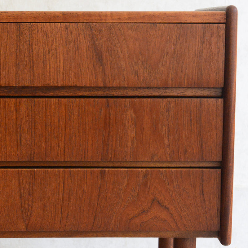 デンマークヴィンテージ  チーク３段チェスト 3-76