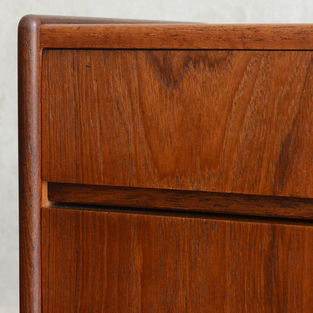 デンマークヴィンテージ  チーク３段チェスト 3-76