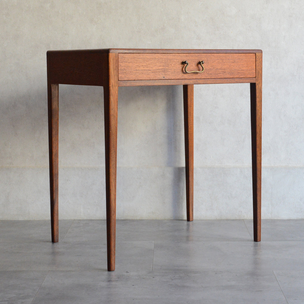 デンマーク ヴィンテージ チーク サイドテーブル 5-173 (抽斗付）