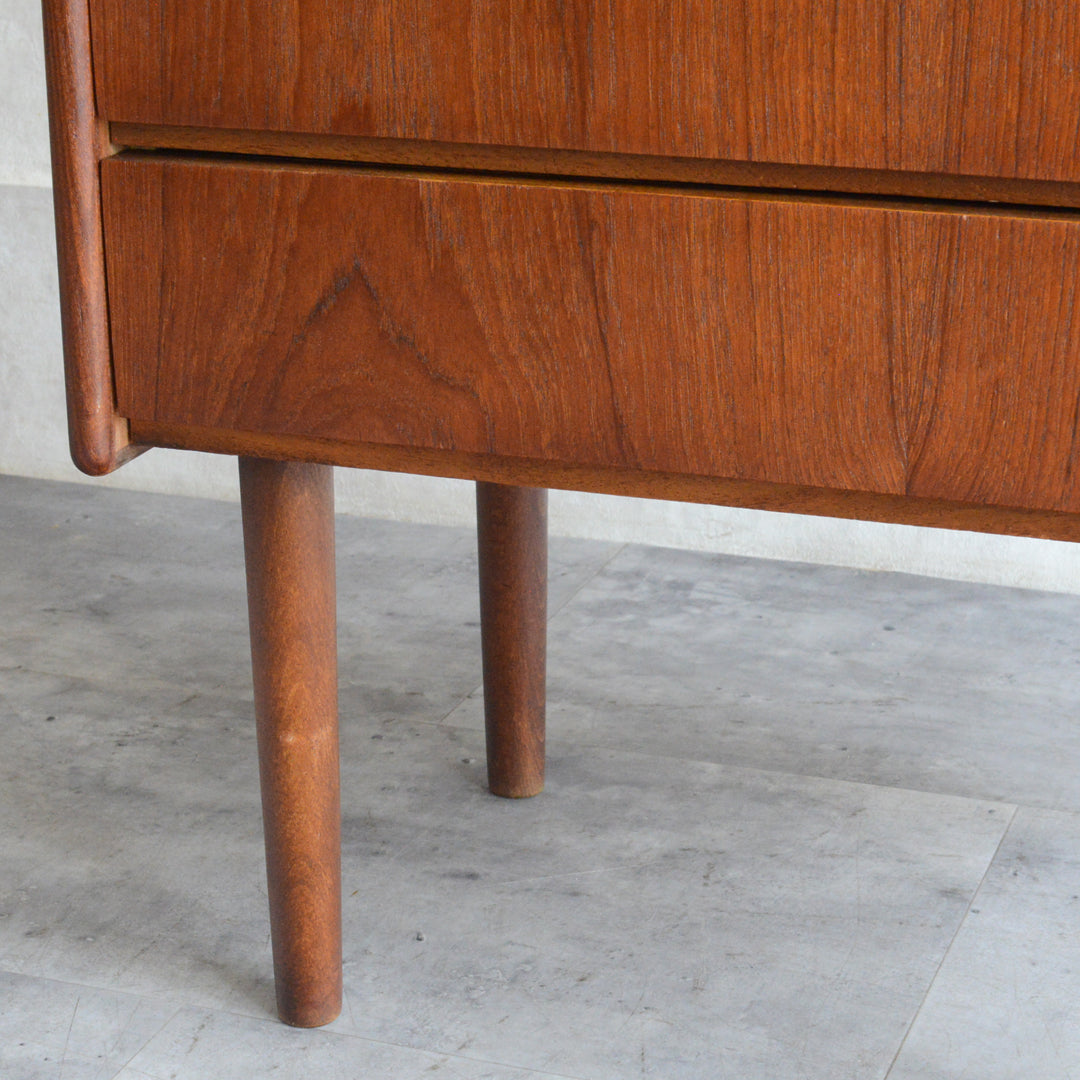 デンマークヴィンテージ  チーク３段チェスト 3-76