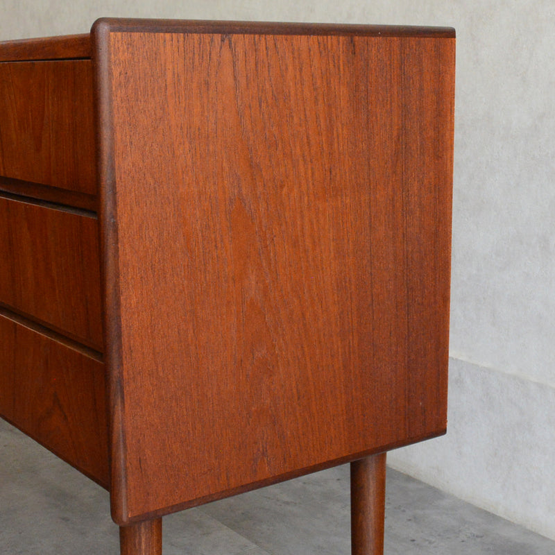 デンマークヴィンテージ  チーク３段チェスト 3-76