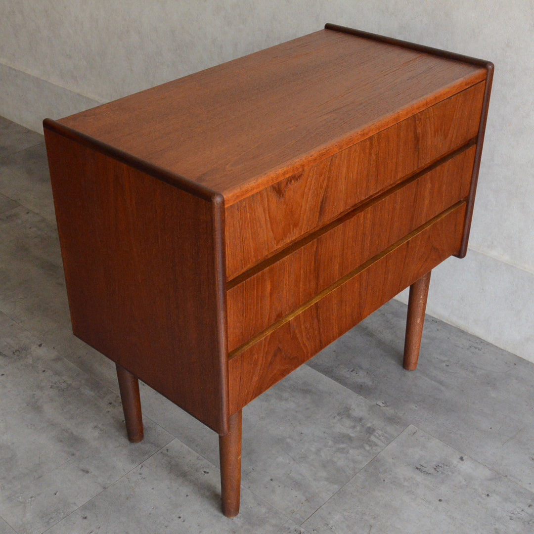 デンマークヴィンテージ  チーク３段チェスト 3-76