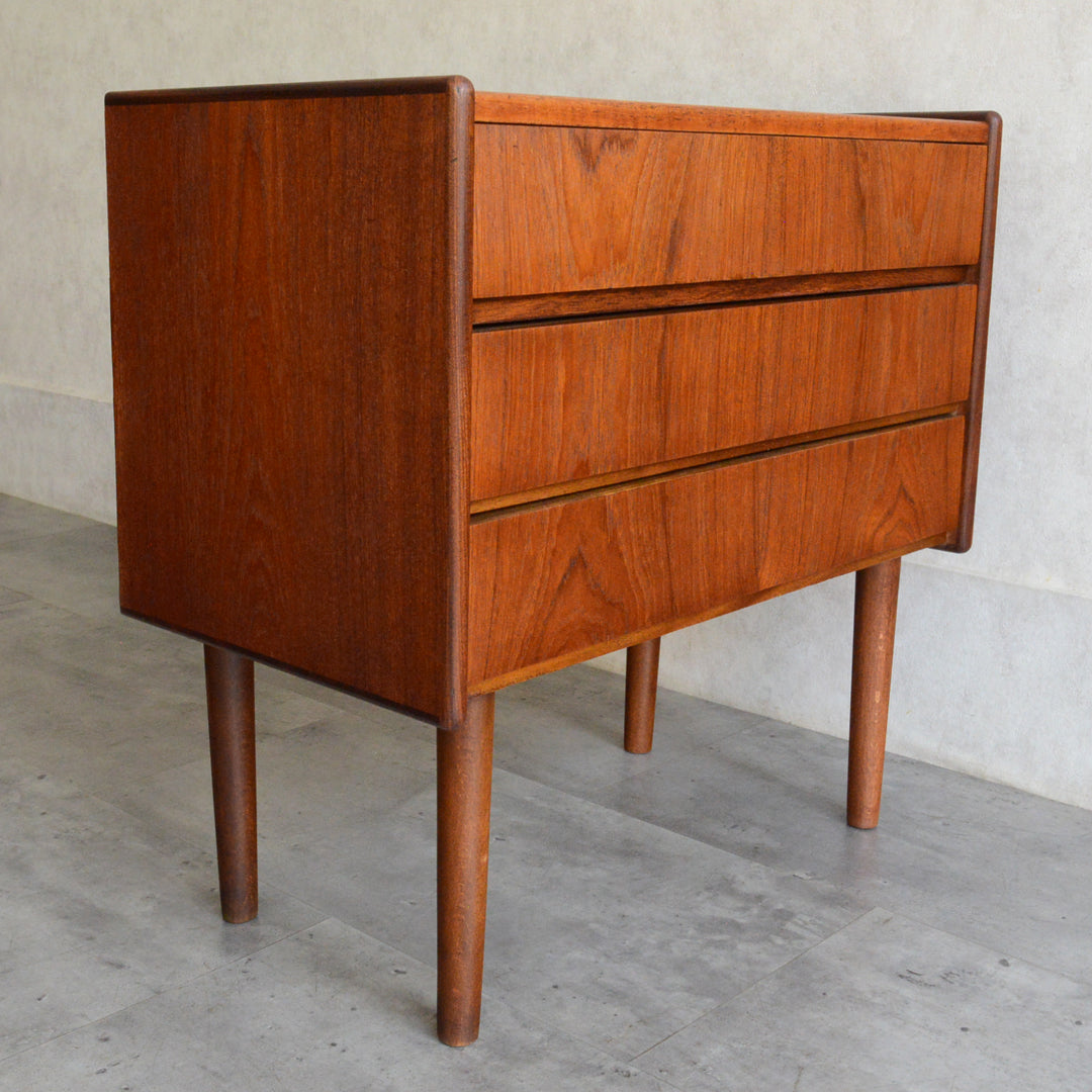 デンマークヴィンテージ  チーク３段チェスト 3-76